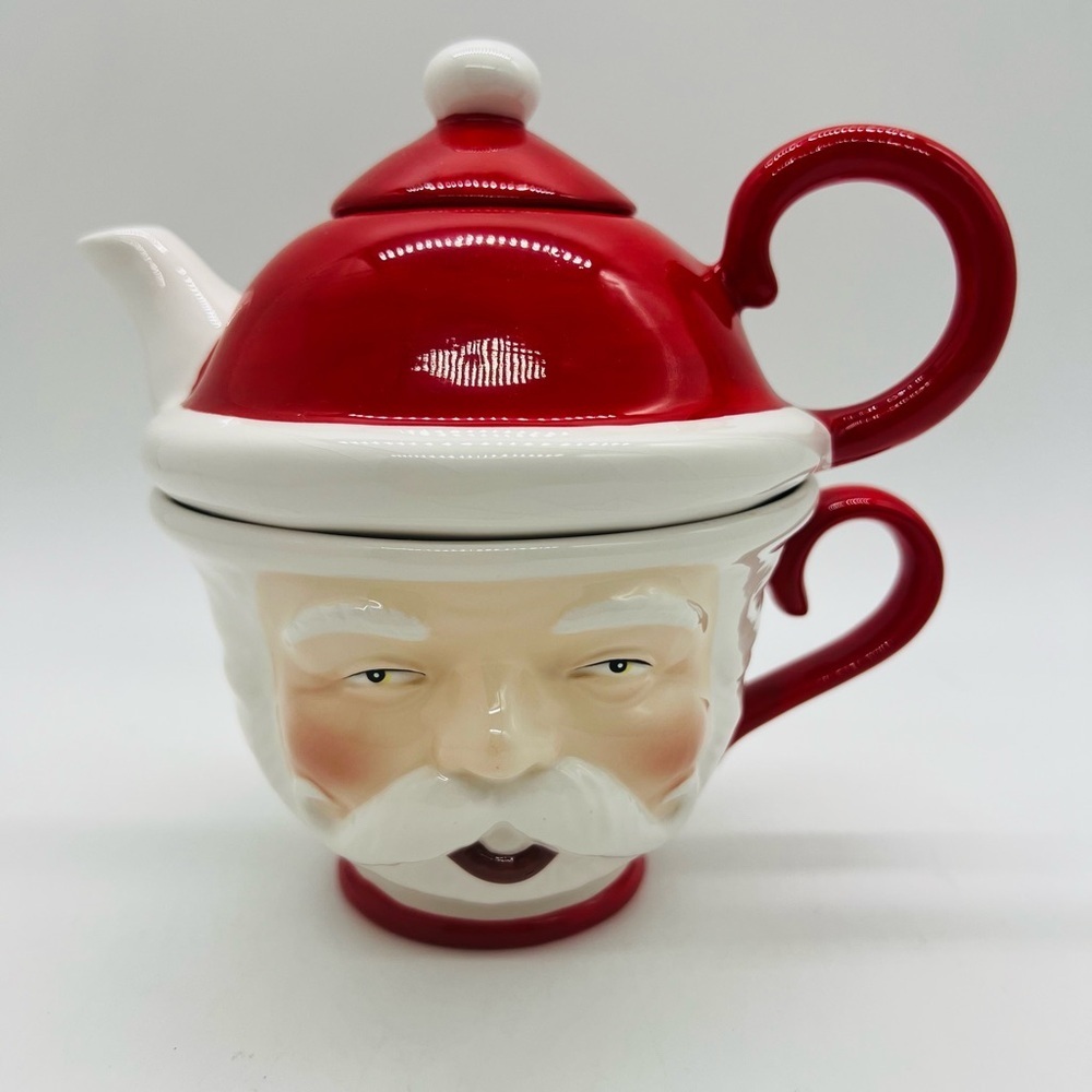 Department 56 Red and White Santa Teapot with Face Mug For Decoration